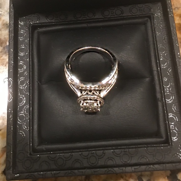 One 14 karat gold ring, 100 diamonds. - Picture 6 of 6